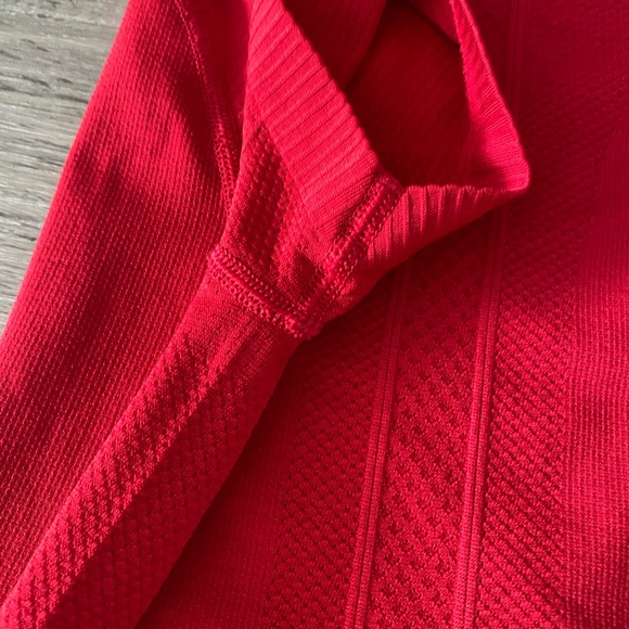 Lululemon Swiftly Tech red short sleeve - Picture 2 of 8